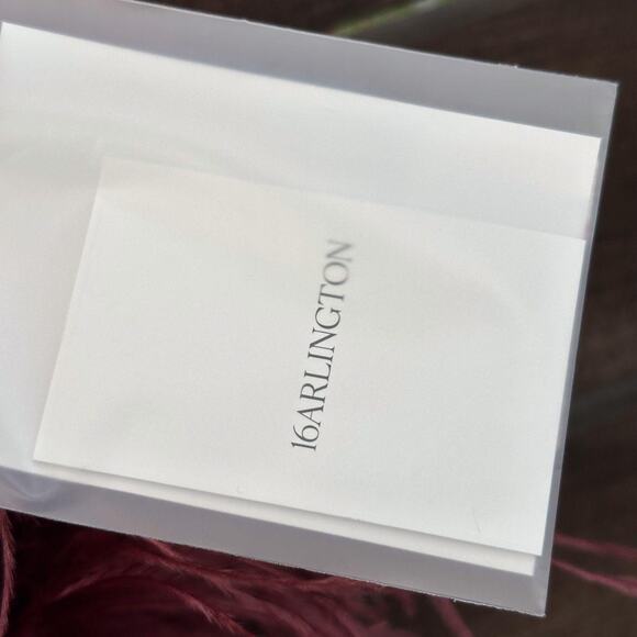 16Arlington Giaci Feather-Trimmed Sequined Mini Skirt in Borgogna - Picture 3 of 8